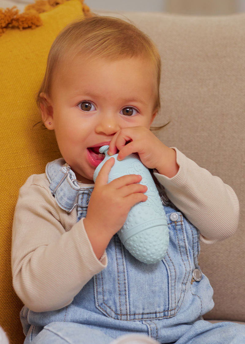 BabySqueezy is a 3-in-1: Newborn Bath Rinser, Teether & Toy